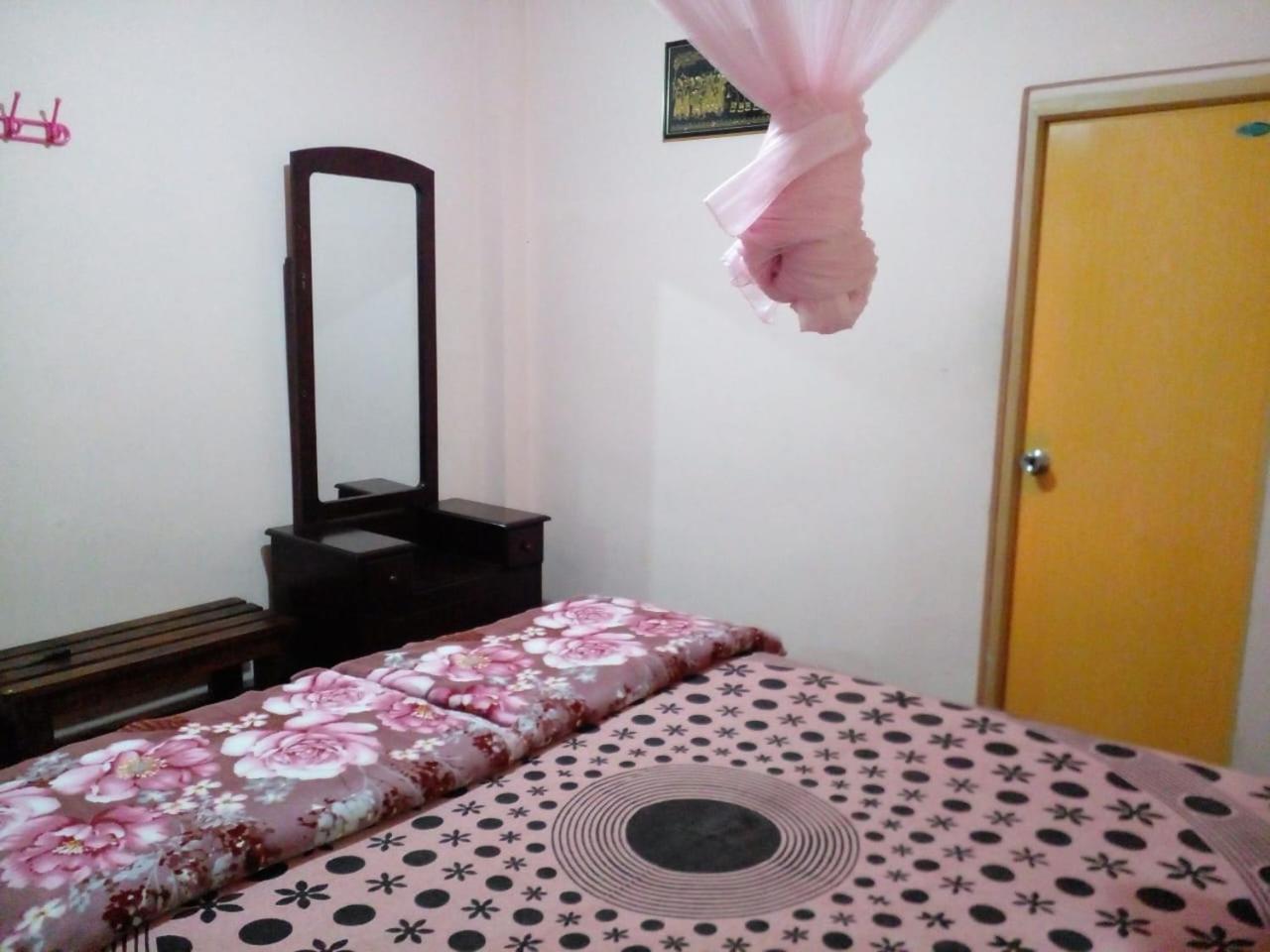 Silent Night Homestay Ела Екстериор снимка